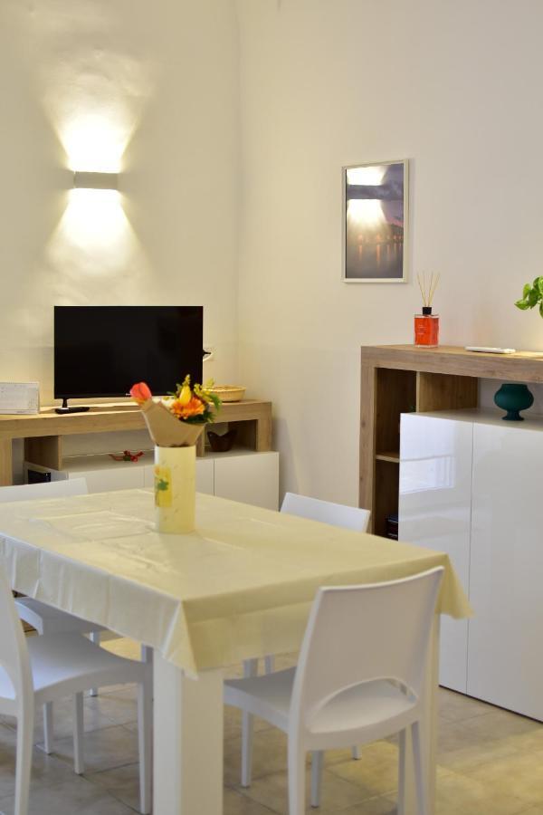 Nel Mar Casa Vacanze โจวีนัซโซ ภายนอก รูปภาพ